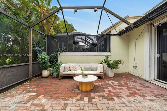 4749 NW 98th Pl, Doral, FL 33178