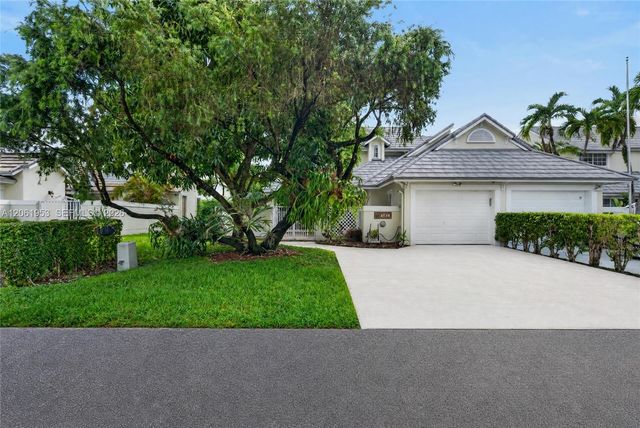 4749 NW 98th Pl, Doral, FL 33178