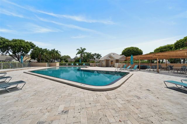 4749 NW 98th Pl, Doral, FL 33178