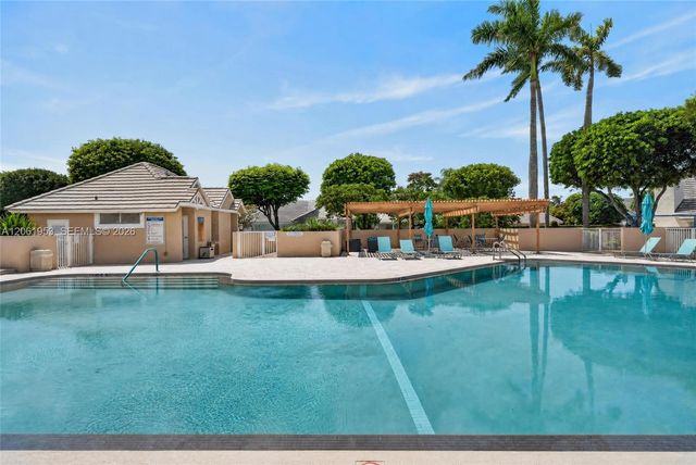 4749 NW 98th Pl, Doral, FL 33178