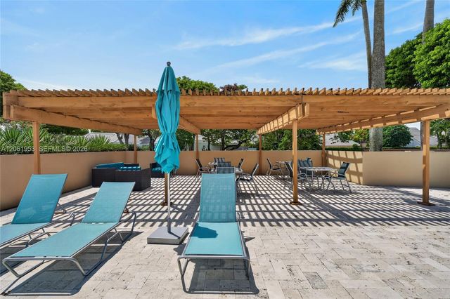 4749 NW 98th Pl, Doral, FL 33178
