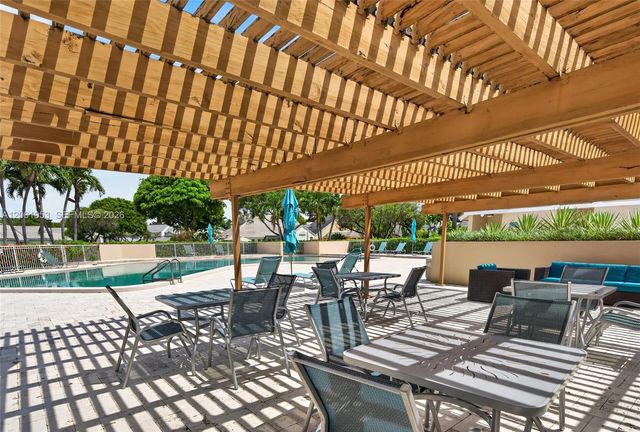 4749 NW 98th Pl, Doral, FL 33178