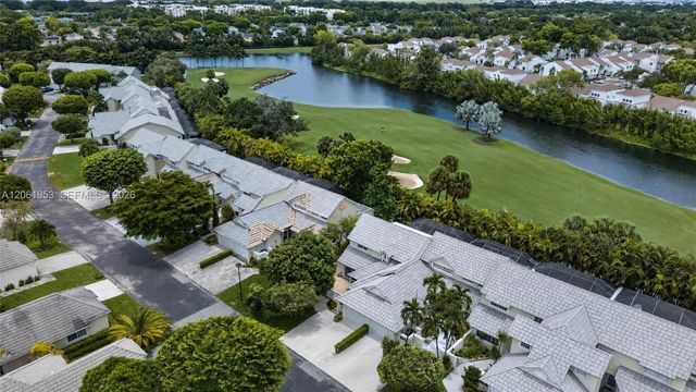 4749 NW 98th Pl, Doral, FL 33178