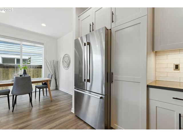 4156 Se CENTURY Blvd, Hillsboro, OR 97123