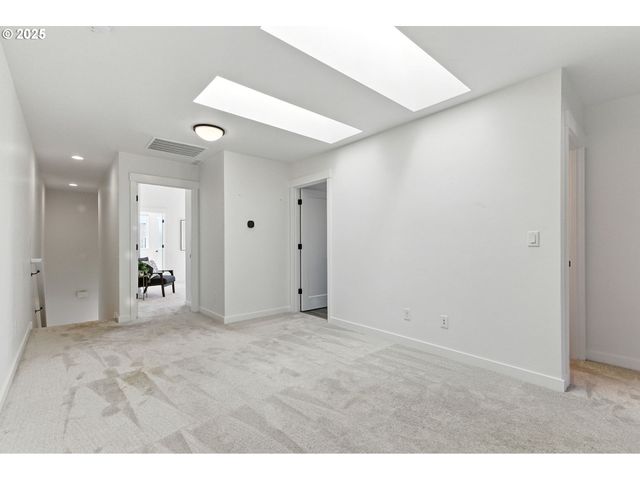 4156 Se CENTURY Blvd, Hillsboro, OR 97123