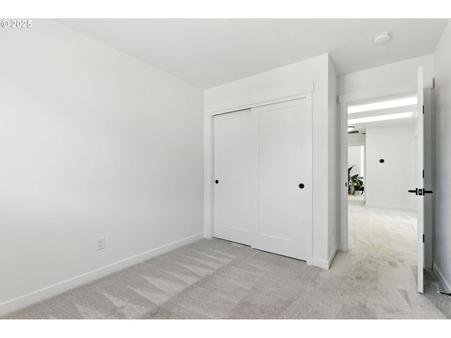 4156 Se CENTURY Blvd, Hillsboro, OR 97123