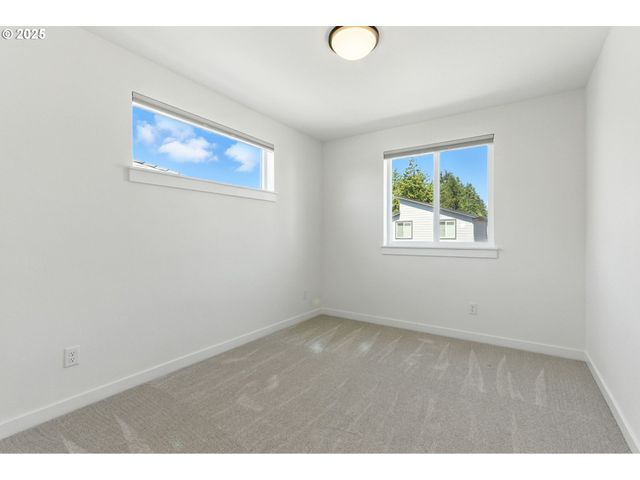 4156 Se CENTURY Blvd, Hillsboro, OR 97123