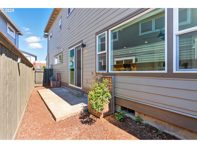 4156 Se CENTURY Blvd, Hillsboro, OR 97123