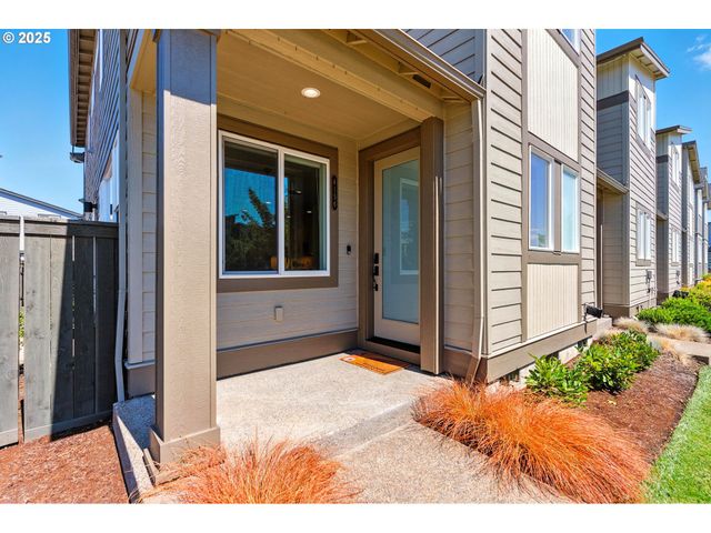 4156 Se CENTURY Blvd, Hillsboro, OR 97123