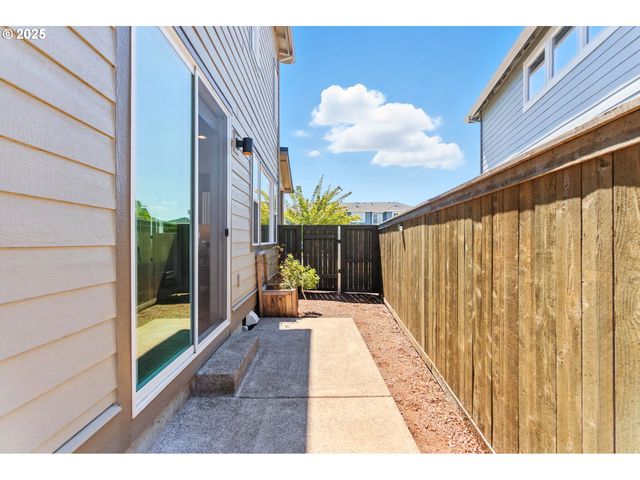 4156 Se CENTURY Blvd, Hillsboro, OR 97123