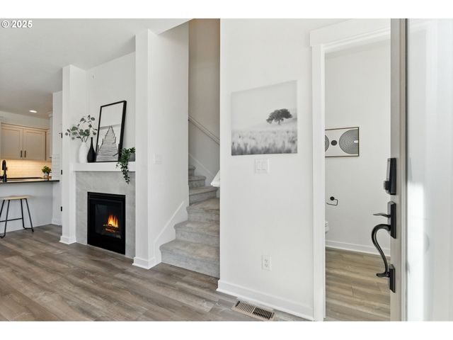 4156 Se CENTURY Blvd, Hillsboro, OR 97123