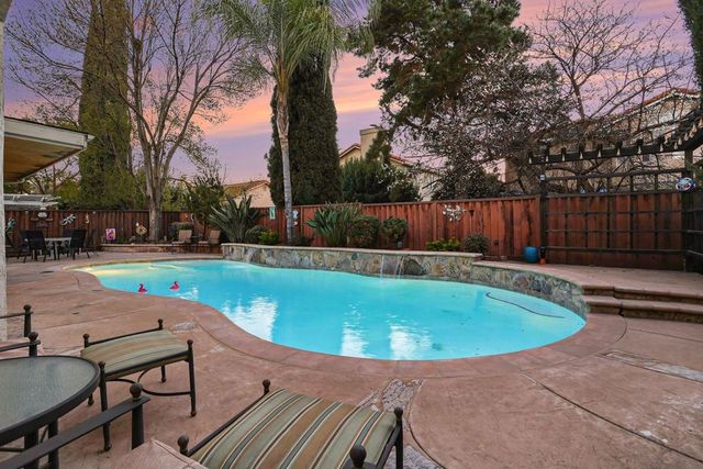 4824 Woodbridge Way, Antioch, CA 94531