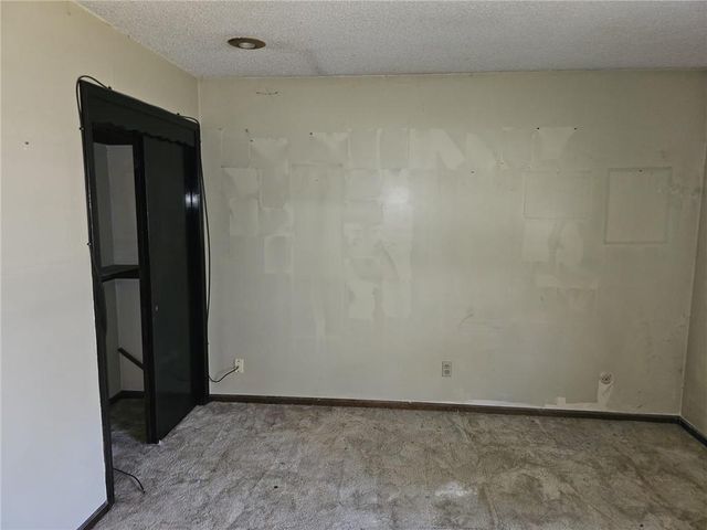 1632 S Kenwood Street, Olathe, KS 66062