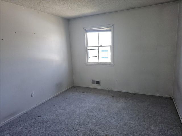 1632 S Kenwood Street, Olathe, KS 66062