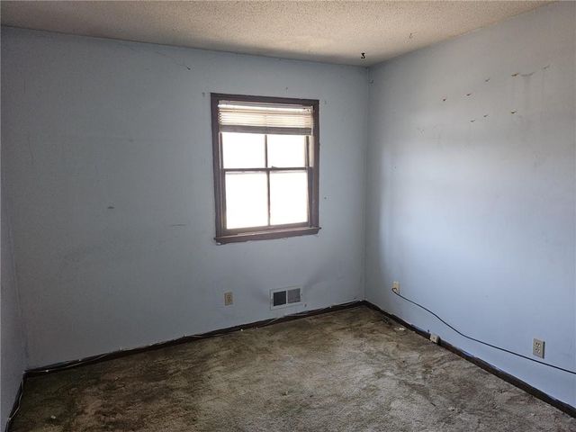 1632 S Kenwood Street, Olathe, KS 66062