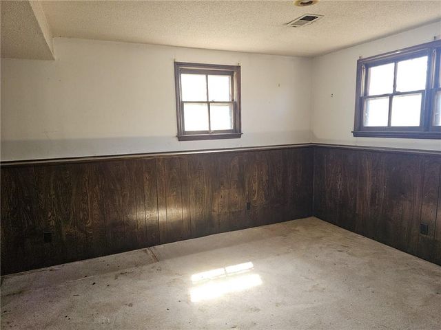 1632 S Kenwood Street, Olathe, KS 66062