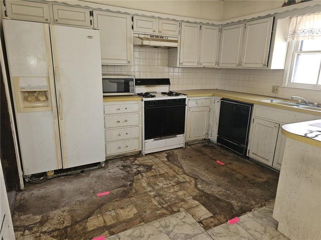 1632 S Kenwood Street, Olathe, KS 66062