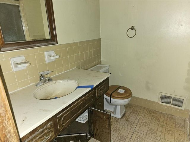 1632 S Kenwood Street, Olathe, KS 66062