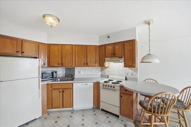 10 Kellogg Rd Ste 359, Essex, VT 05452