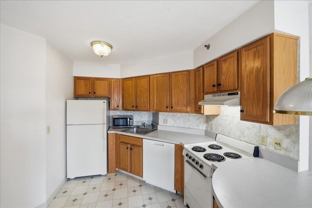 10 Kellogg Rd Ste 359, Essex, VT 05452
