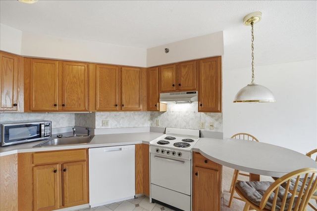 10 Kellogg Rd Ste 359, Essex, VT 05452