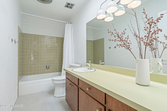 621 W Las Lomitas Road, Tucson, AZ 85704