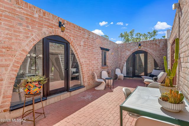 621 W Las Lomitas Road, Tucson, AZ 85704
