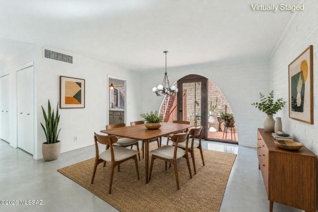 621 W Las Lomitas Road, Tucson, AZ 85704