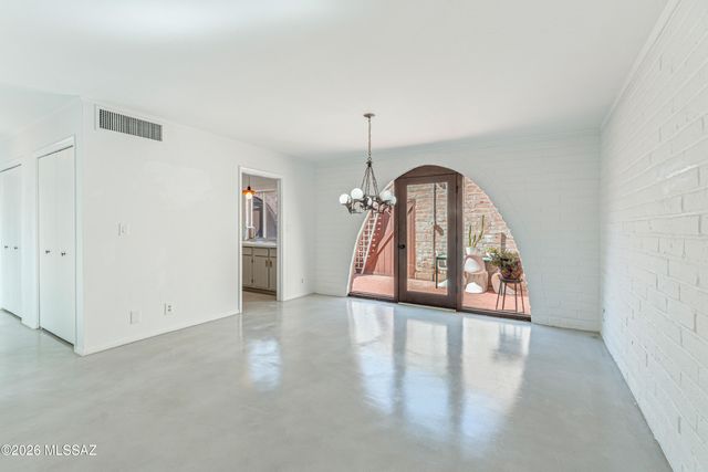 621 W Las Lomitas Road, Tucson, AZ 85704