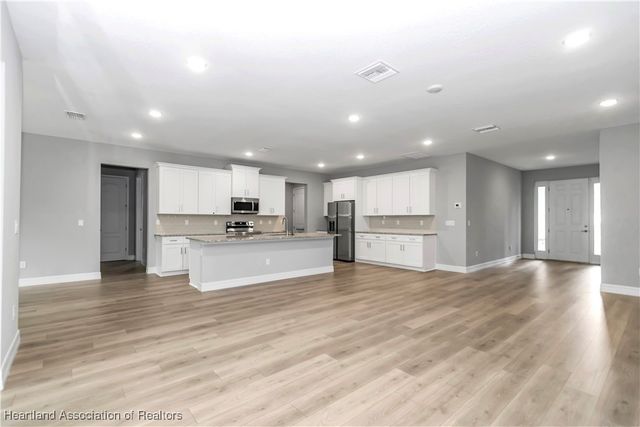 5100 Columbus Boulevard, Sebring, FL 33872