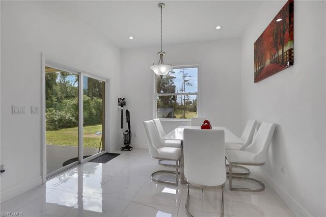 2530 22nd AVE NE, Naples, FL 34120