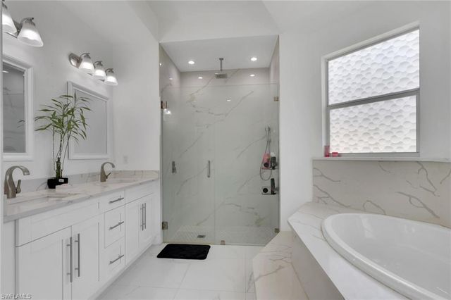 2530 22nd AVE NE, Naples, FL 34120