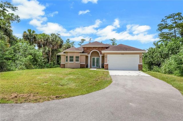 2530 22nd AVE NE, Naples, FL 34120