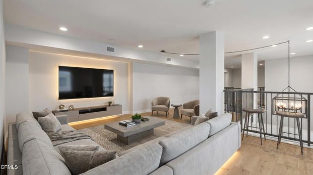 1901 Victoria Avenue 204, Oxnard, CA 93035