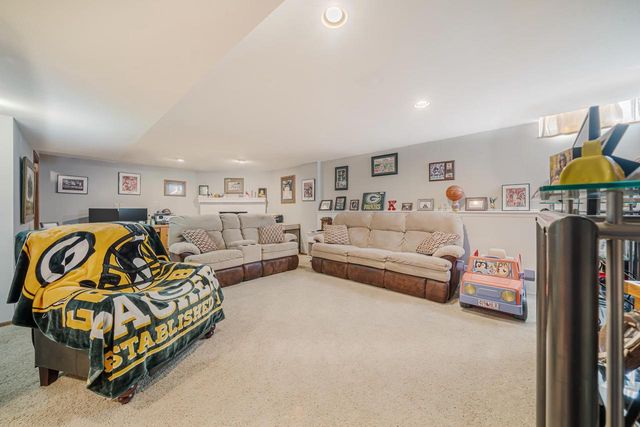 607 HOMESTEAD TRAIL, Kimberly, WI 54136