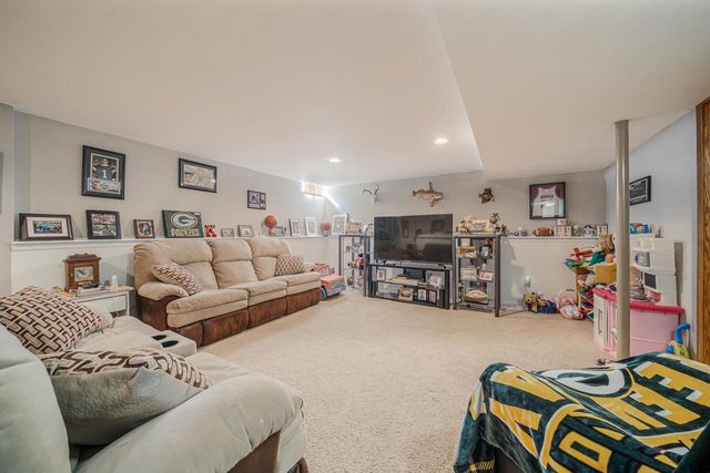 607 HOMESTEAD TRAIL, Kimberly, WI 54136