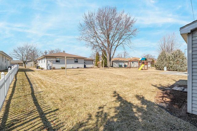 607 HOMESTEAD TRAIL, Kimberly, WI 54136