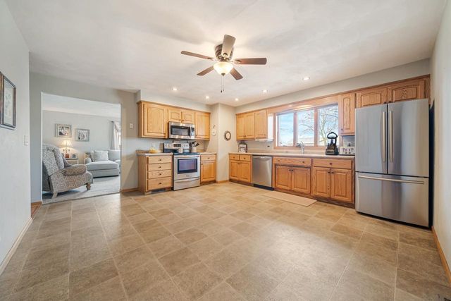 607 HOMESTEAD TRAIL, Kimberly, WI 54136