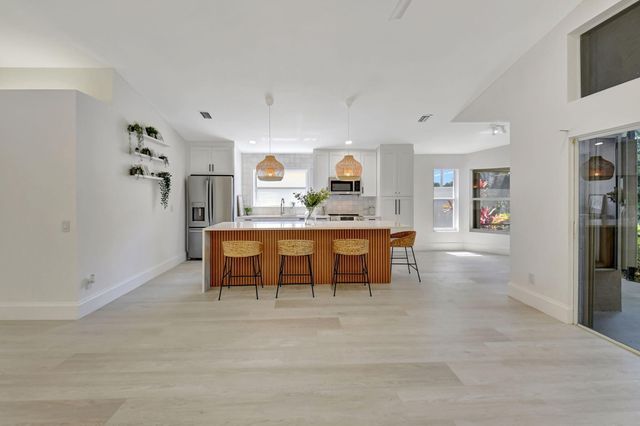 11287 Vivero Avenue, Boynton Beach, FL 33437