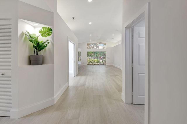 11287 Vivero Avenue, Boynton Beach, FL 33437