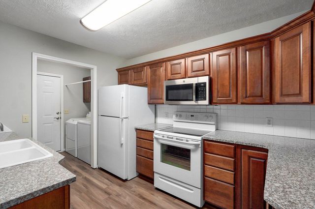 2606 South Overbrook Avenue, Springfield, MO 65807