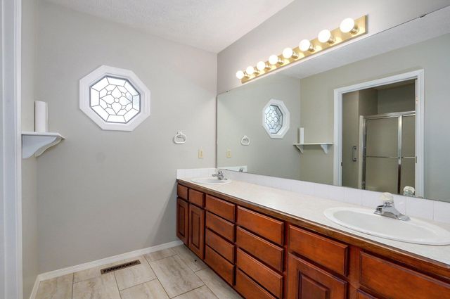 2606 South Overbrook Avenue, Springfield, MO 65807
