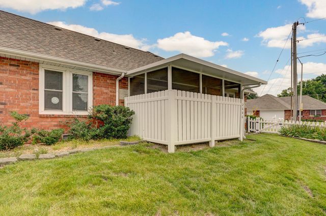 2606 South Overbrook Avenue, Springfield, MO 65807