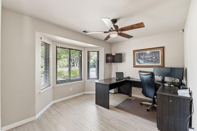2955 Holly Avenue, Clovis, CA 93611