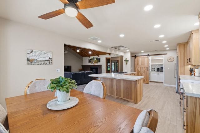 2955 Holly Avenue, Clovis, CA 93611