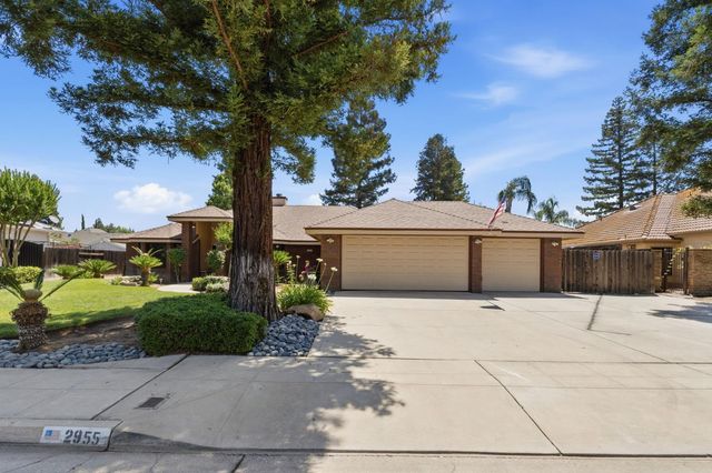 2955 Holly Avenue, Clovis, CA 93611