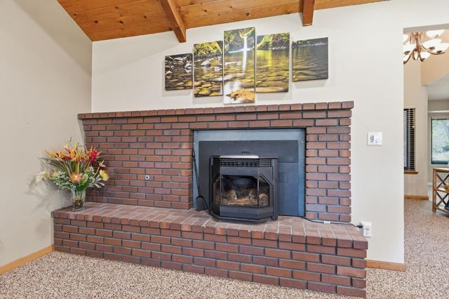 2955 Holly Avenue, Clovis, CA 93611