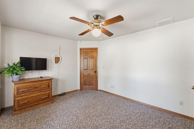 2955 Holly Avenue, Clovis, CA 93611