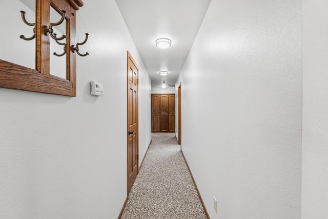 2955 Holly Avenue, Clovis, CA 93611