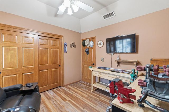2955 Holly Avenue, Clovis, CA 93611
